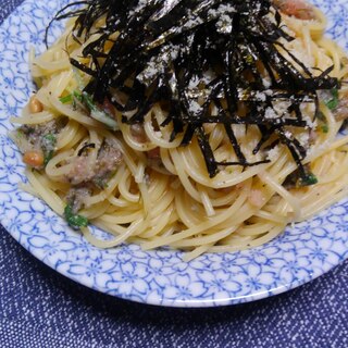 納豆とタラコとセロリ葉の和風パスタ